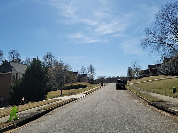 5th image of 412 Young James Cir