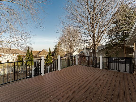 3rd image of 603 11th Ave NW