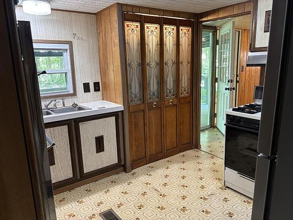 5th image of 2350 Scandia Rd