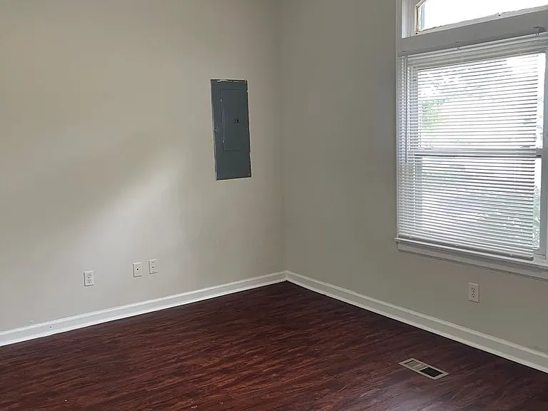 374 Park Ave — Photo 5