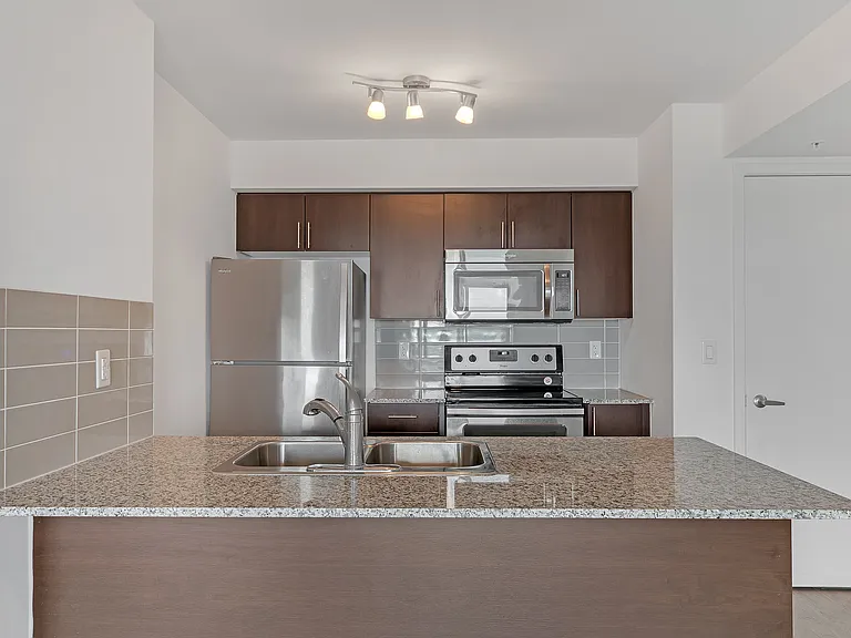 1410 Dupont St — Photo 11