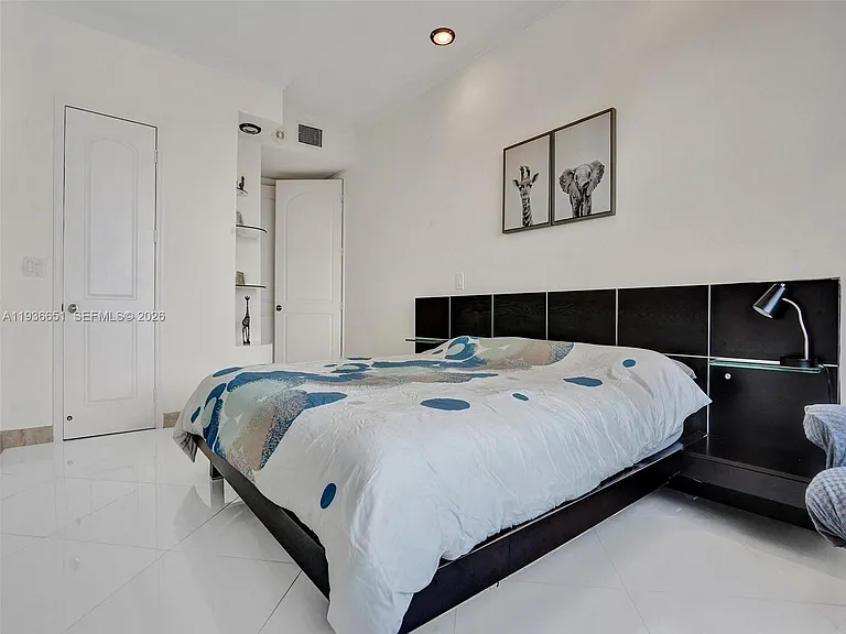 3180 S Ocean Dr #1709 — Photo 15