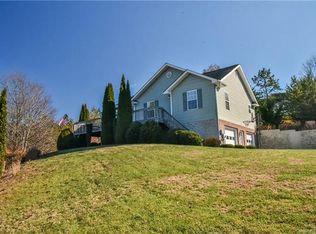 110 Macdougall Ln, Weaverville, NC 28787