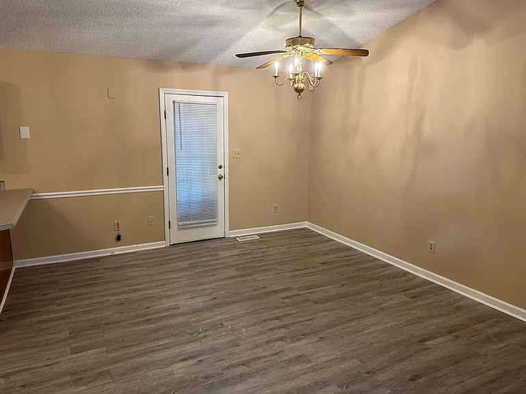 12 Kings Forest Ct — Photo 4