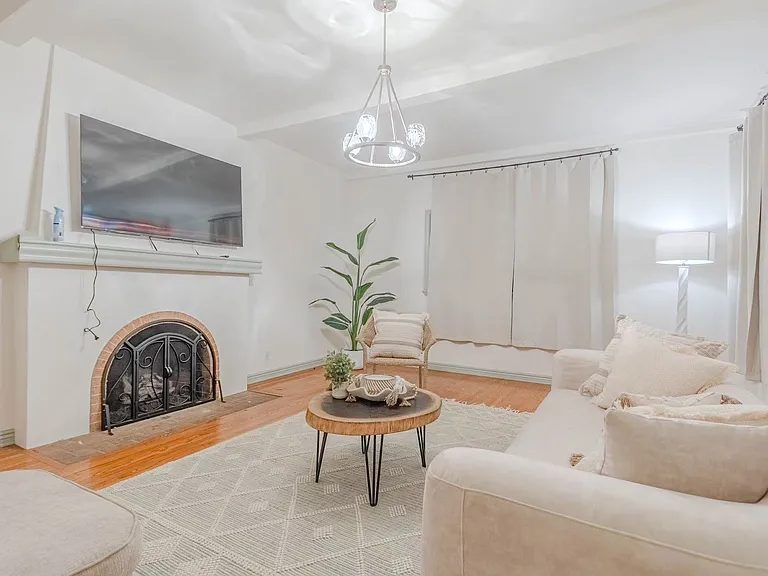 3577 Thorndale Rd — Photo 7