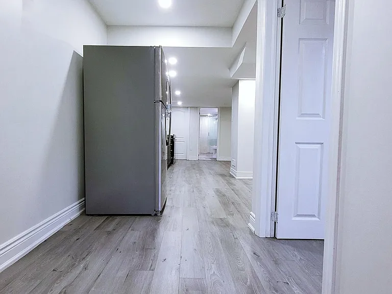 3754 Milkwood Cres #BASEMENT — Photo 4