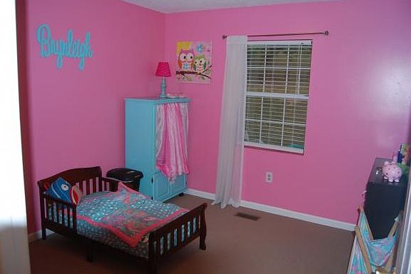 3rd image of 810 Sherbrooke Cir