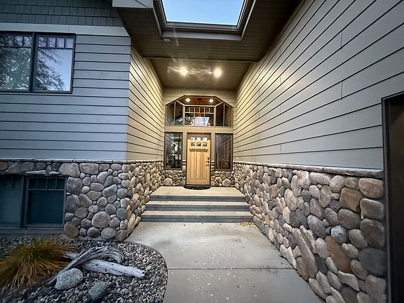 2nd image of 2085 Spotted Elk Rd