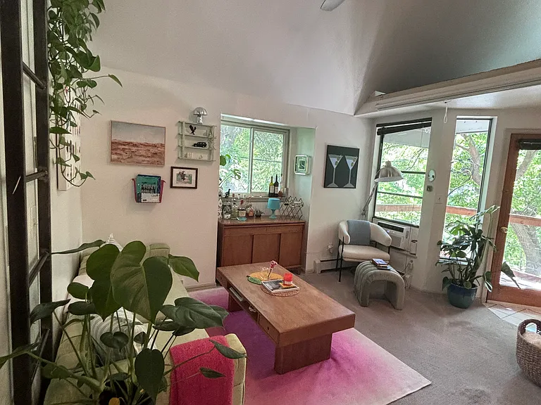910 Portland Pl #16 — Photo 4