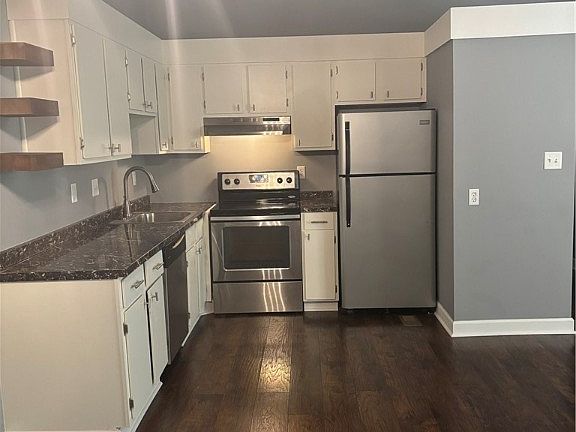 3rd image of 3541 Chesapeake Dr