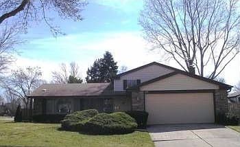 1st image of 2831 N Dryden Pl