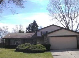 2831 N Dryden Pl, Arlington Heights, IL 60004