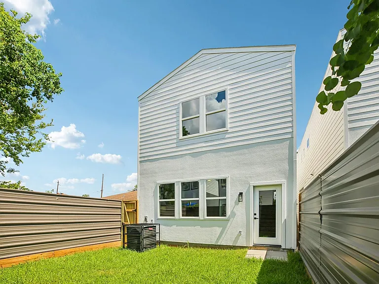 6737 Liverpool St — Photo 26