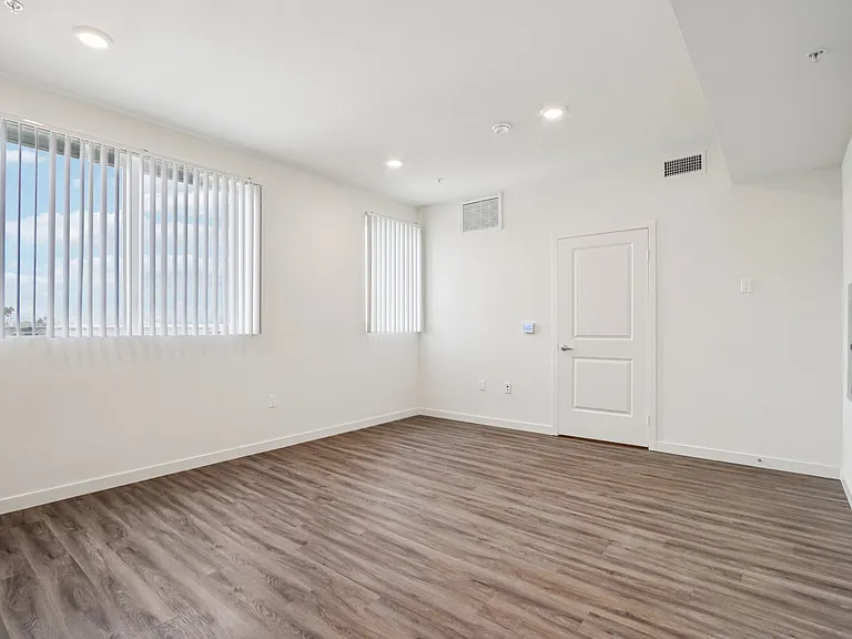 Cloud Nine Luxury Apartments — Photo 40