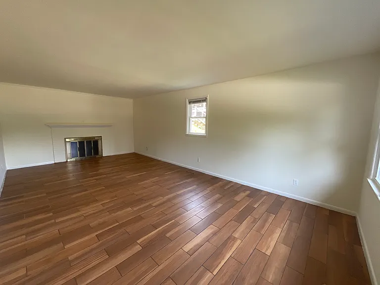 231 Fallsbrook Rd — Photo 12