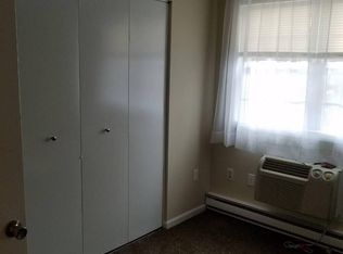 100 Harvest Hl #E, Wallingford, CT 06492