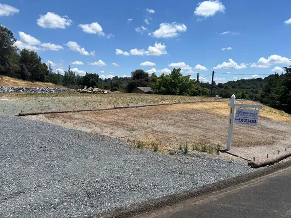 1470 American River Trl, Cool, CA 95614