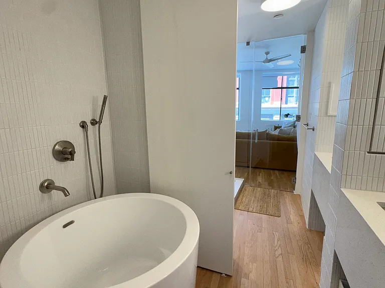 90 Hudson St #2F — Photo 6
