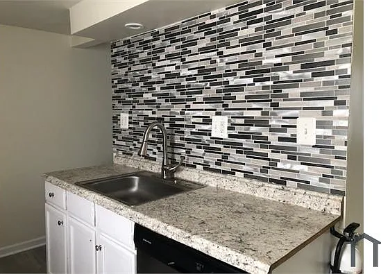 369 1st Ave #1 — Photo 3