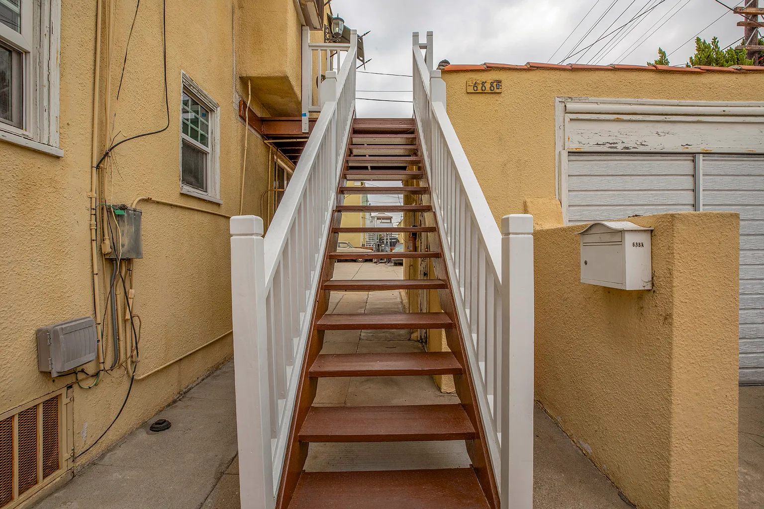 Studio, 750 sqft, $1,390 — Photo 3