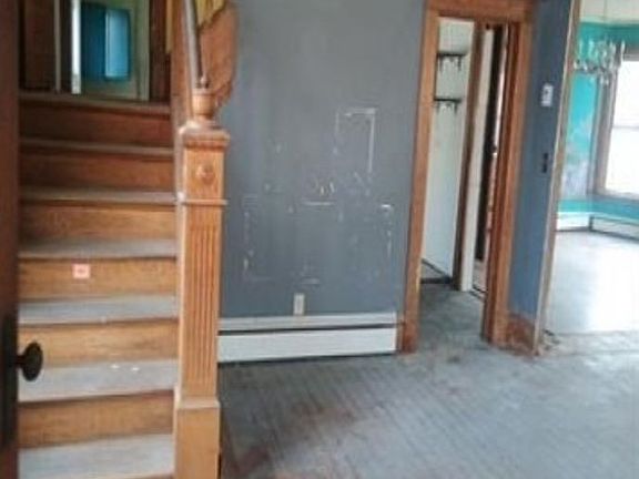 2nd image of 606 S Peoria Ave