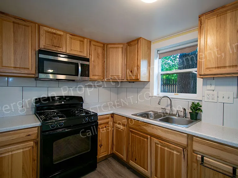 1702 Mathews St #2 — Photo 5