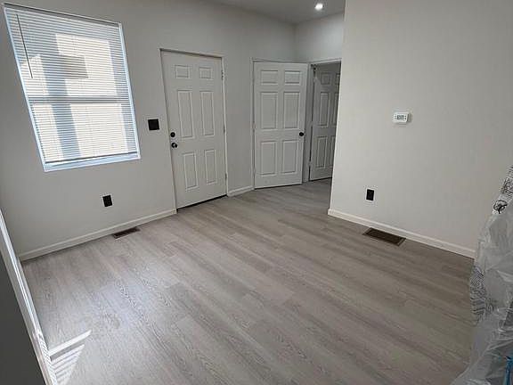 5th image of 3720 Westfield Ave APT B