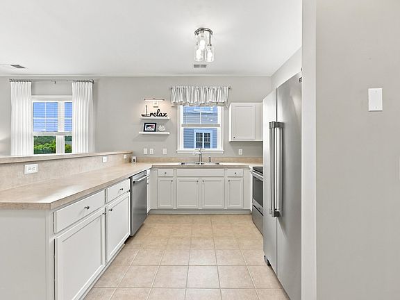 4th image of 224 Castle Dr. #1404