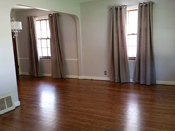 4th image of 8322 Whitewater Dr