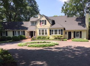 811 S Warson Rd, Saint Louis, MO 63124