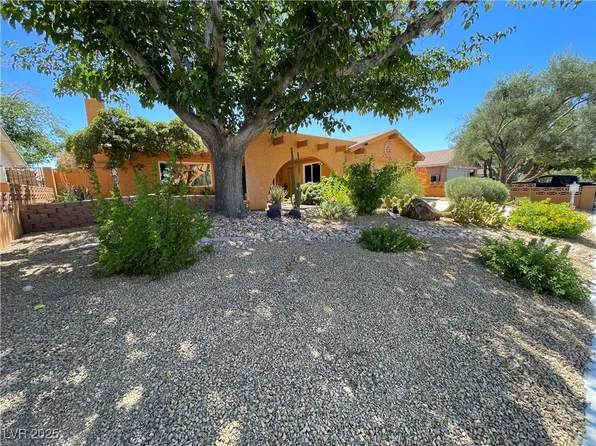 1621 Stoneybrook Dr, Las Vegas, NV 89108