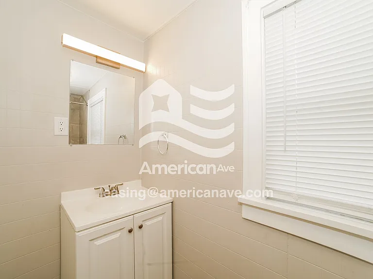 1078686_014_wm_-_bathroom_13538912.jpg