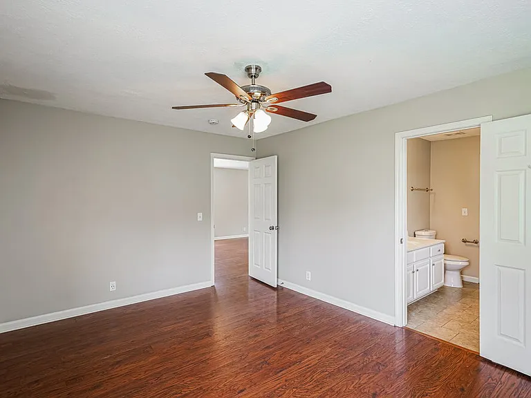 2900 Summer Hollow Ct — Photo 8