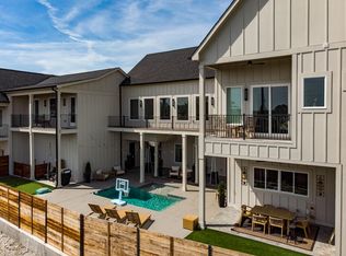 998 Montague Pl, Chattanooga, TN 37408