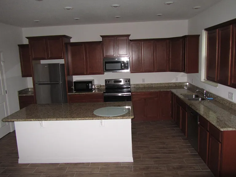 365 Blue Lake Cir — Photo 3
