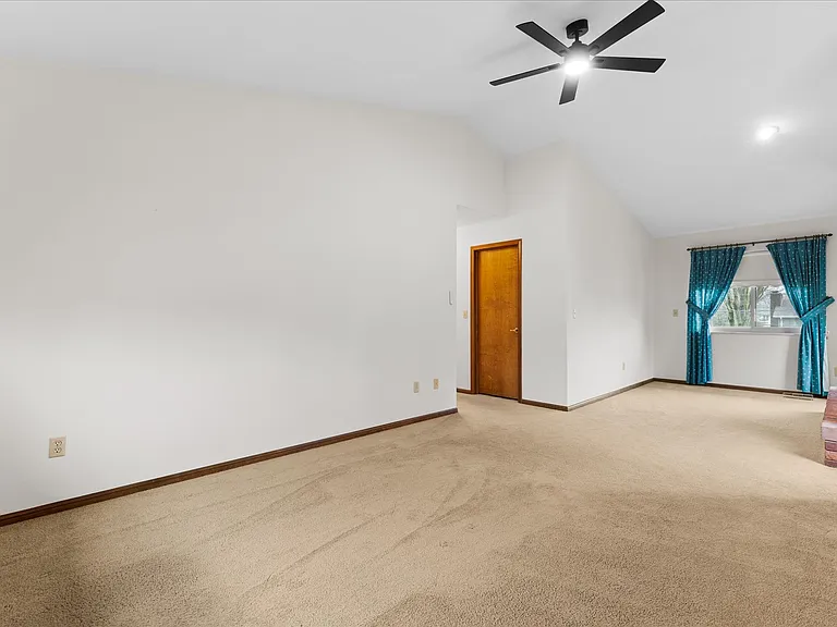 1017 Woodleaf Dr — Photo 25