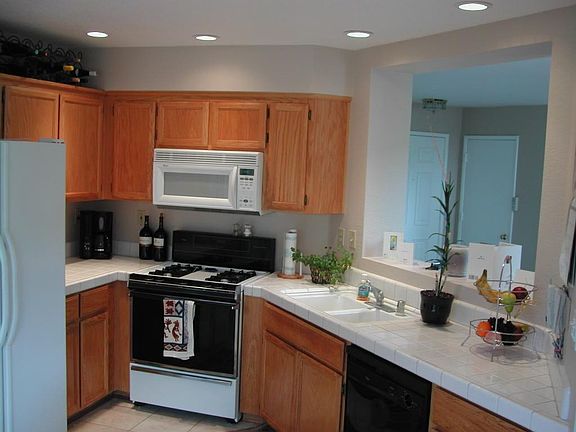 2nd image of 220 Brightstone Cir