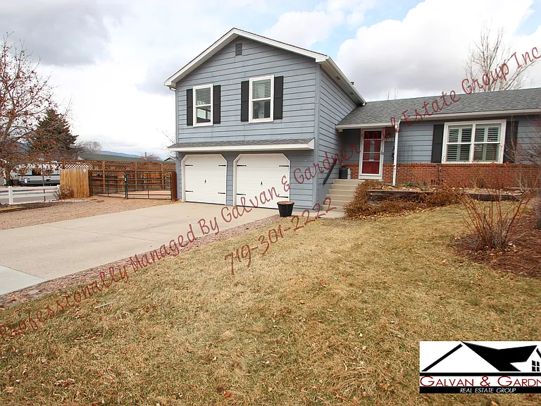 2110 Chapel Hills Dr — Photo 3