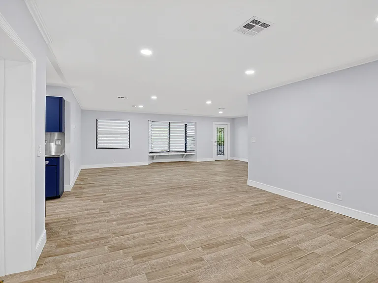 725 Heron Dr — Photo 20