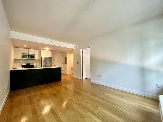 Rented by AZ REALTY NYC LLC | media 21