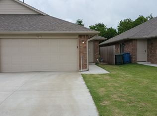 121 Ashley Dr, Edmond, OK 73003