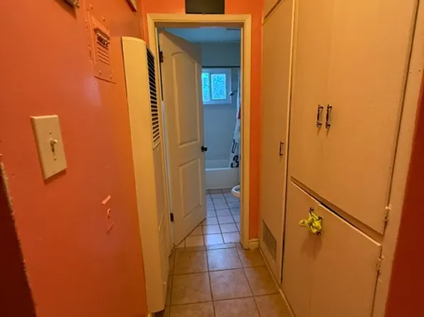 1222 W 144th St APT 2, Gardena, CA 90247