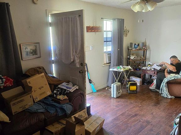 3rd image of 255 Ivey Rd