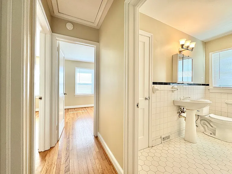 3808 Parkwood Dr — Photo 7