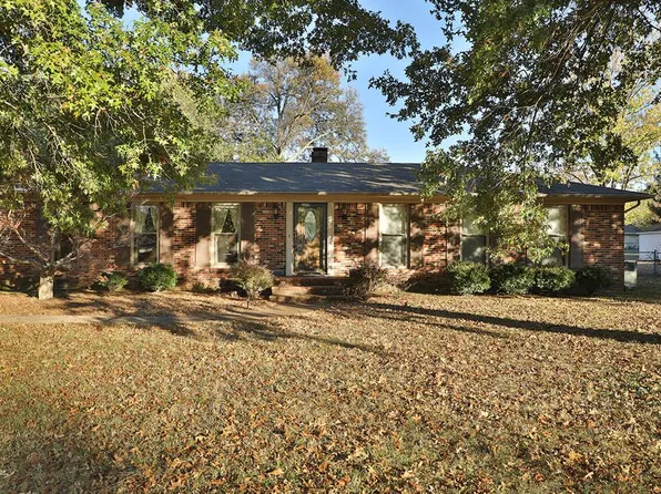 1716 Wedgewood Dr, Union City, TN 38261