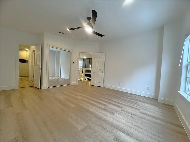516 S Post Oak Ln #9 — Photo 26