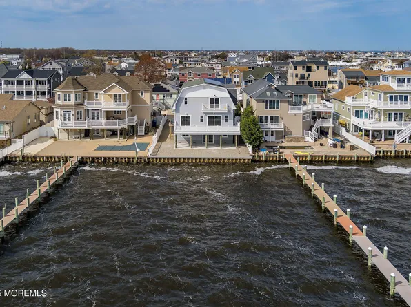 51 Bay Shore Drive, Toms River, NJ 08753