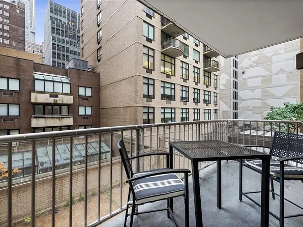 216 East 47th Street 3B image 1 of 10