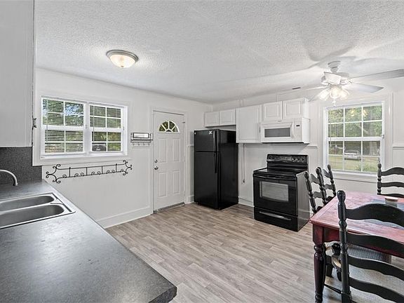 5th image of 639 Lindsey St