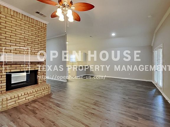 4th image of 1121 Springwood Dr